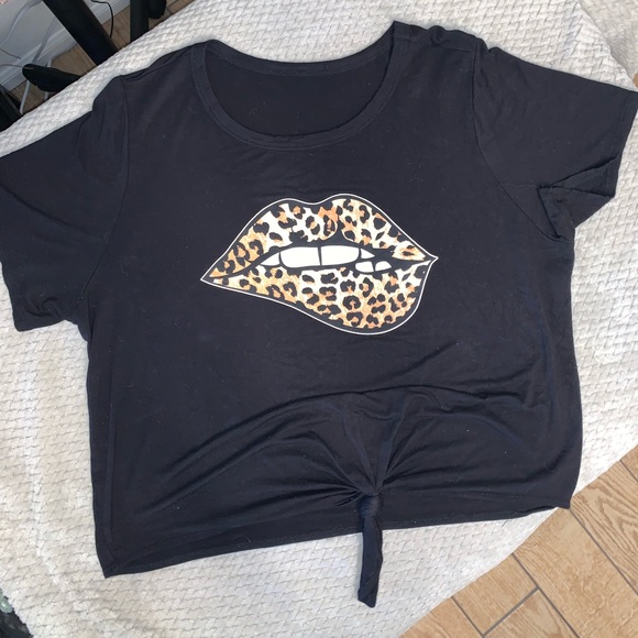 Tops - 5/$25!!! Front Tie Cheetah Lip Soft T-shirt